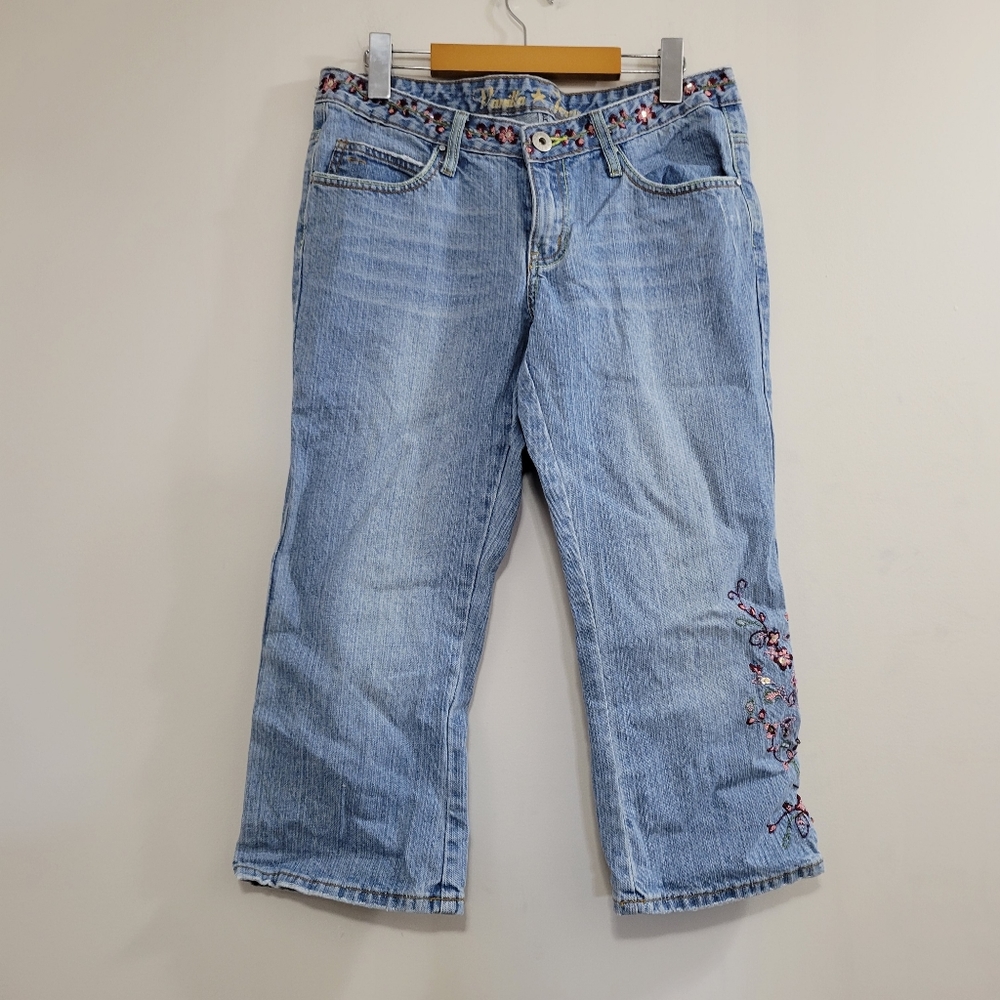 Vanilla star jeans size 11 embroidered side Capri jeans crop